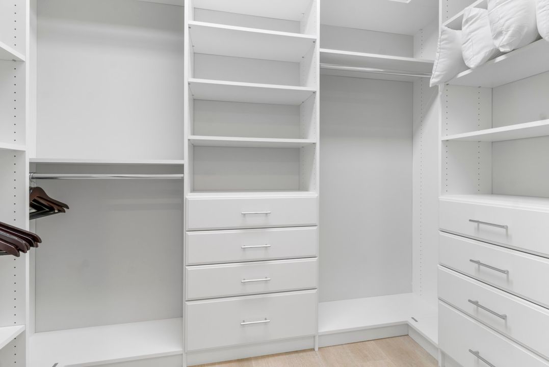 For Sale: $6,300,000 (5 beds, 5 baths, 5885 Square Feet)