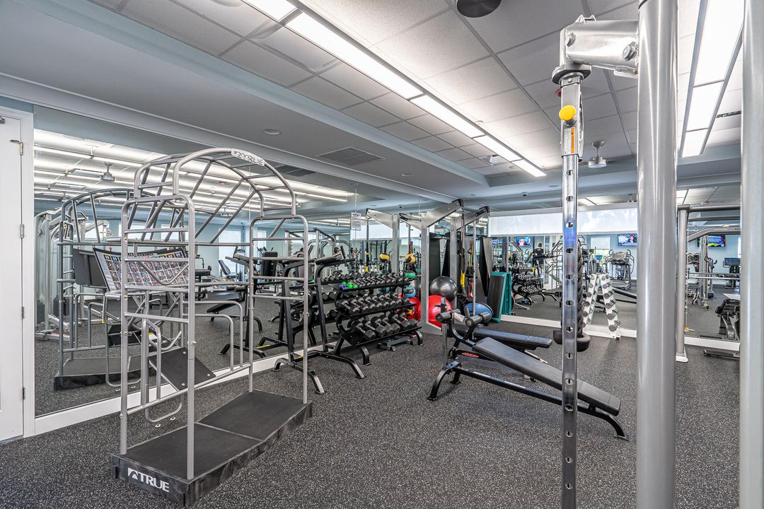 Active With Contract: $549,000 (3 beds, 2 baths, 2081 Square Feet)