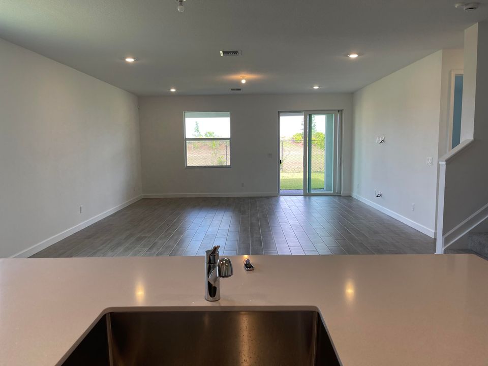 For Rent: $4,500 (5 beds, 3 baths, 3326 Square Feet)