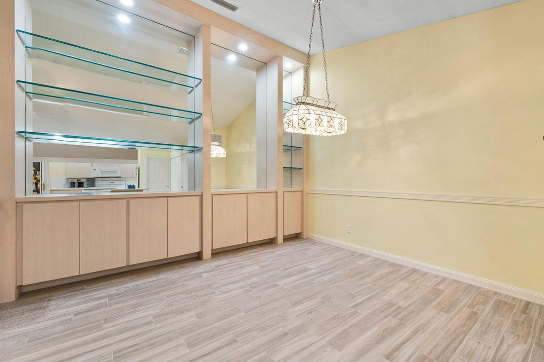 For Sale: $235,000 (2 beds, 2 baths, 1152 Square Feet)