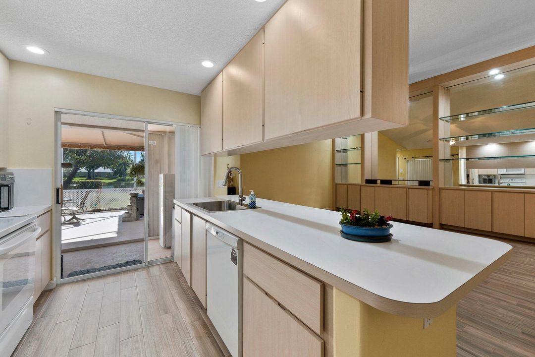 For Sale: $235,000 (2 beds, 2 baths, 1152 Square Feet)