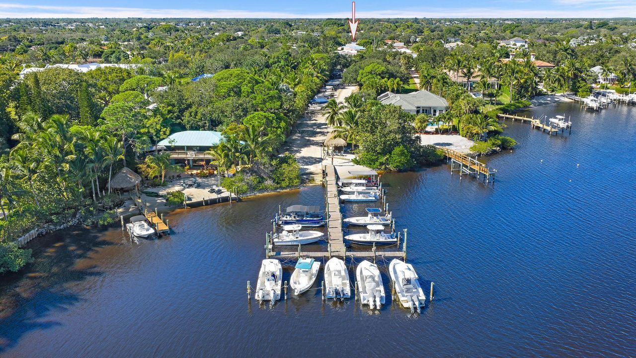 For Sale: $1,395,000 (3 beds, 2 baths, 1975 Square Feet)
