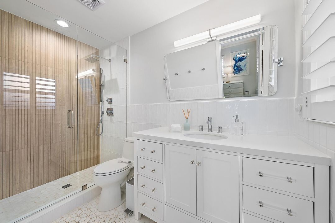 For Sale: $1,395,000 (3 beds, 2 baths, 1975 Square Feet)