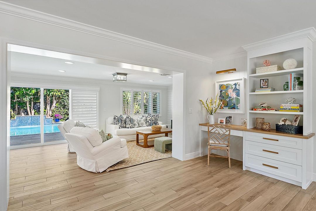 For Sale: $1,395,000 (3 beds, 2 baths, 1975 Square Feet)