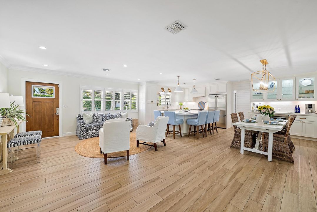 For Sale: $1,395,000 (3 beds, 2 baths, 1975 Square Feet)