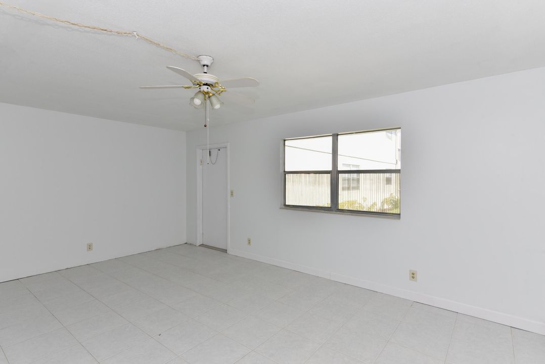 待售: $56,000 (1 贝兹, 1 浴室, 720 平方英尺)