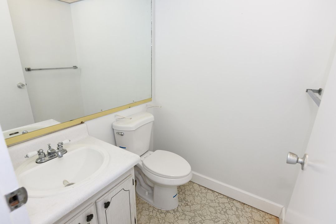 待售: $56,000 (1 贝兹, 1 浴室, 720 平方英尺)