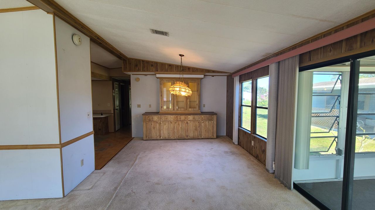 待售: $134,900 (2 贝兹, 2 浴室, 1142 平方英尺)