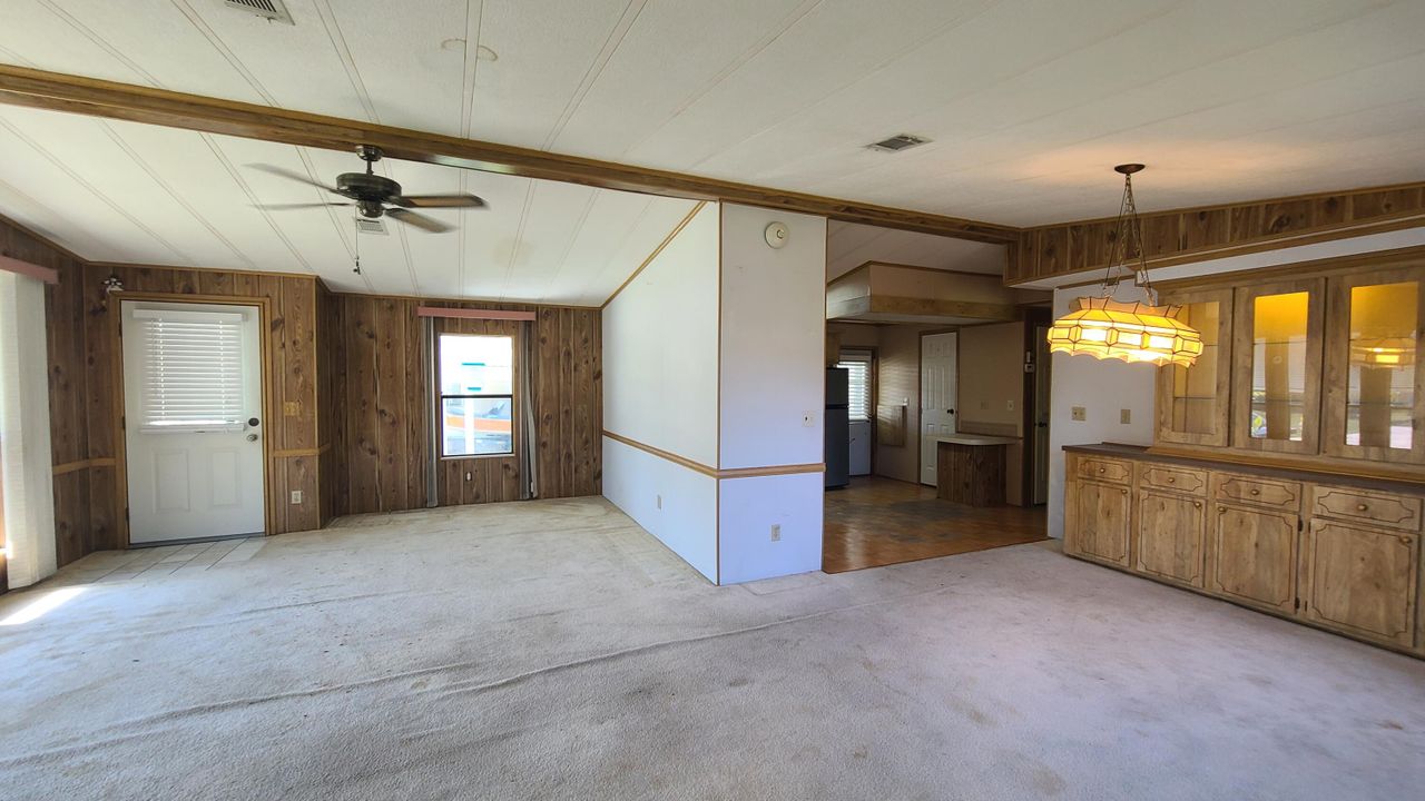 待售: $134,900 (2 贝兹, 2 浴室, 1142 平方英尺)