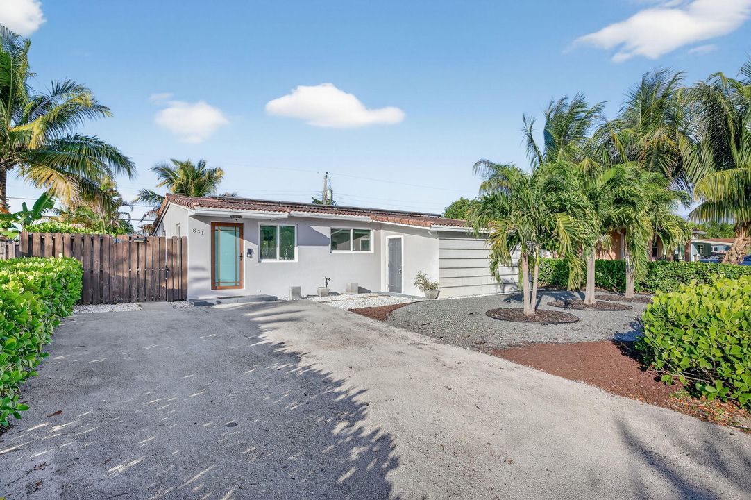 For Sale: $459,000 (3 beds, 2 baths, 1160 Square Feet)