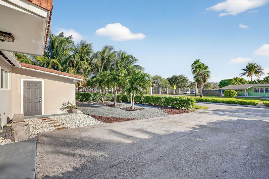 For Sale: $459,000 (3 beds, 2 baths, 1160 Square Feet)