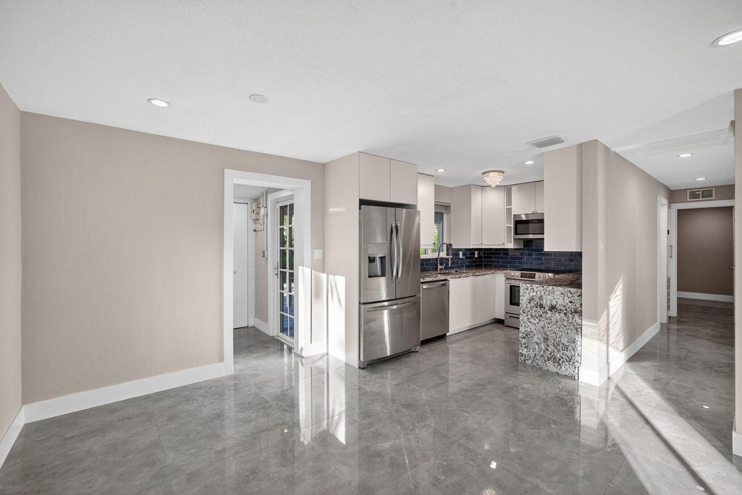 For Sale: $459,000 (3 beds, 2 baths, 1160 Square Feet)