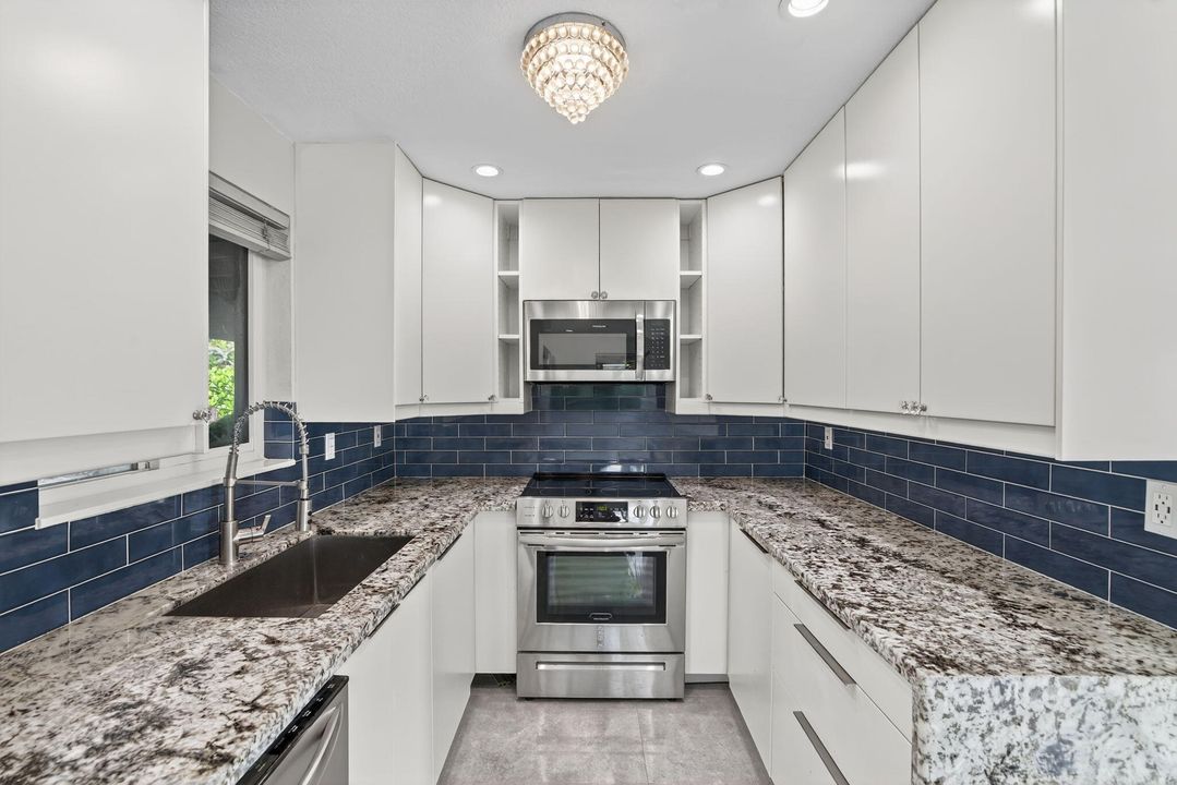 For Sale: $459,000 (3 beds, 2 baths, 1160 Square Feet)