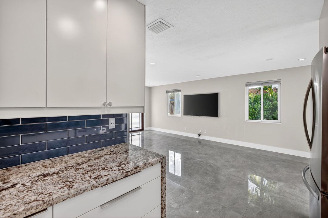 For Sale: $459,000 (3 beds, 2 baths, 1160 Square Feet)