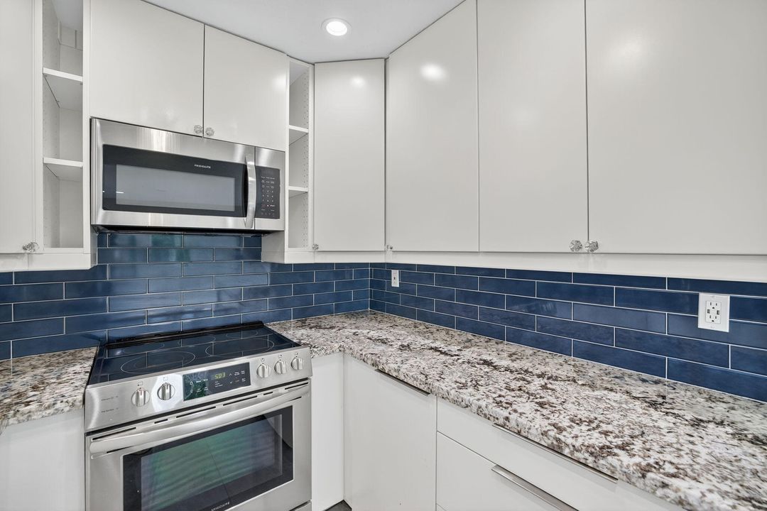 For Sale: $459,000 (3 beds, 2 baths, 1160 Square Feet)