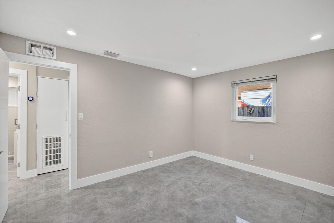 For Sale: $459,000 (3 beds, 2 baths, 1160 Square Feet)