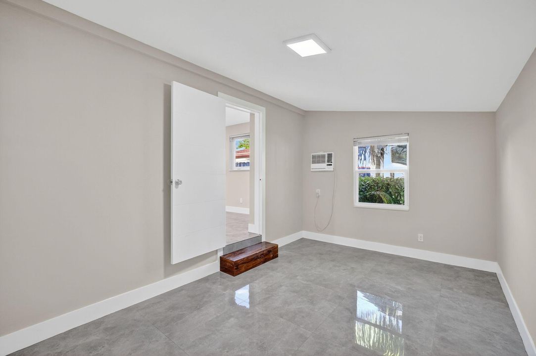 For Sale: $459,000 (3 beds, 2 baths, 1160 Square Feet)