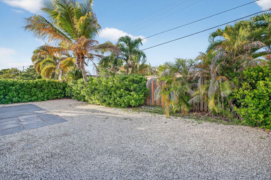 For Sale: $459,000 (3 beds, 2 baths, 1160 Square Feet)