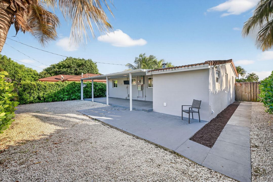 For Sale: $459,000 (3 beds, 2 baths, 1160 Square Feet)