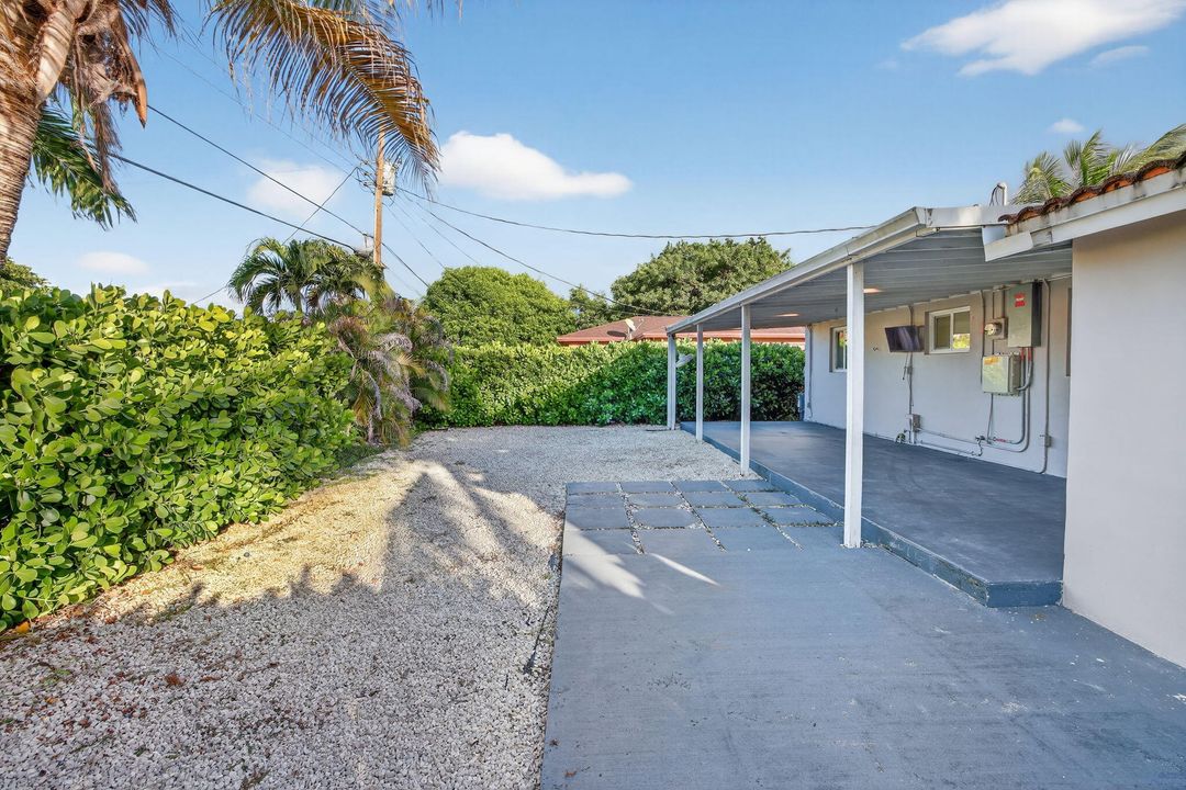 For Sale: $459,000 (3 beds, 2 baths, 1160 Square Feet)