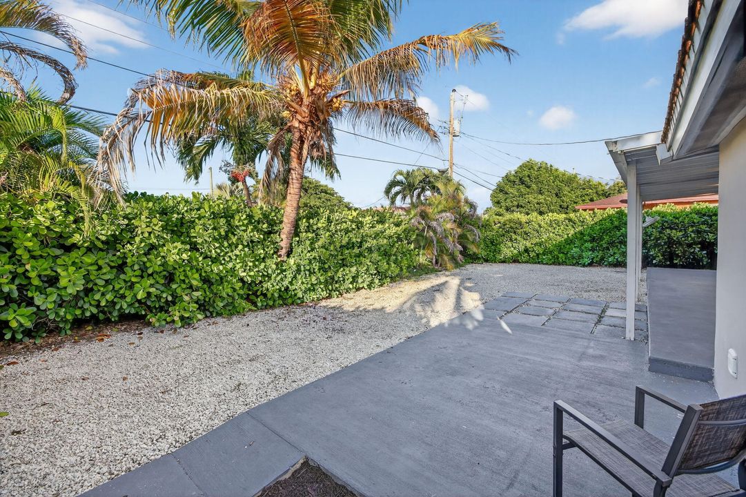 For Sale: $459,000 (3 beds, 2 baths, 1160 Square Feet)