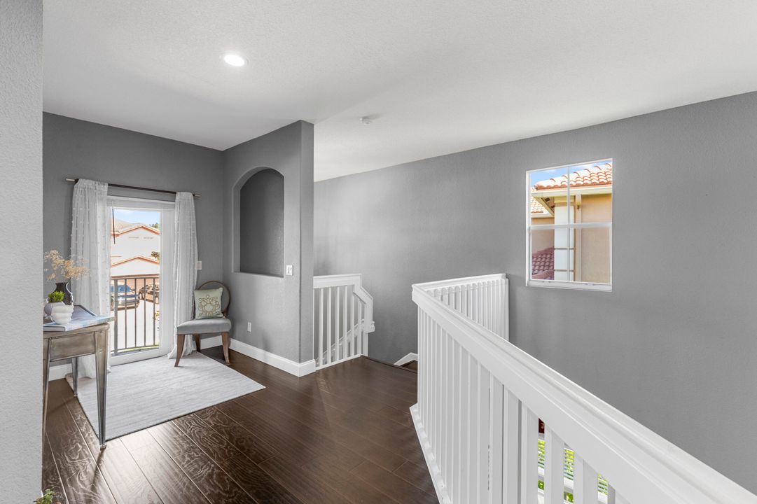 合同活跃: $699,000 (4 贝兹, 3 浴室, 3130 平方英尺)