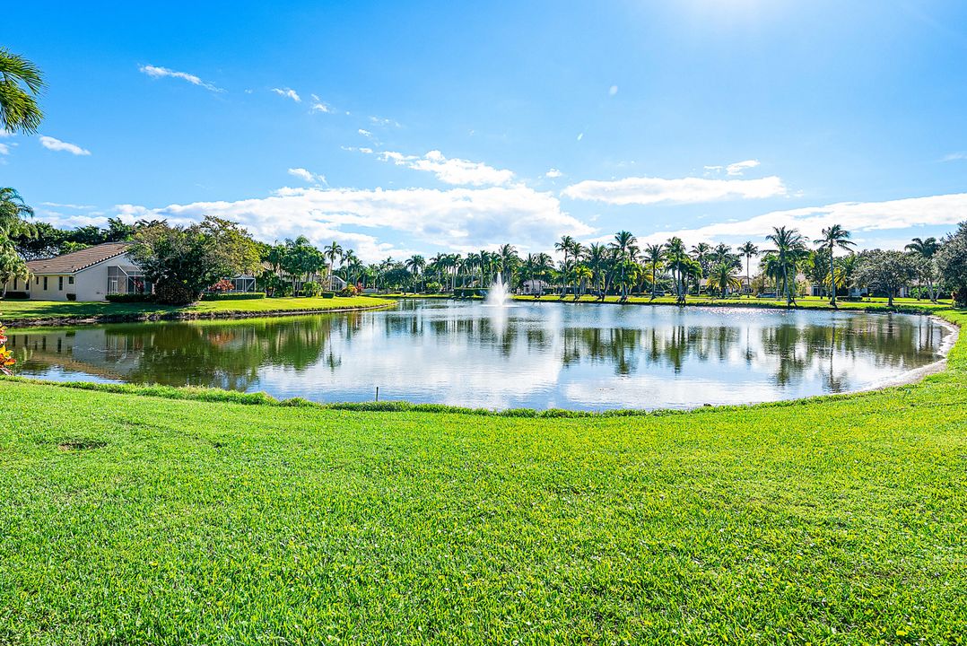 合同活跃: $480,000 (3 贝兹, 3 浴室, 2227 平方英尺)