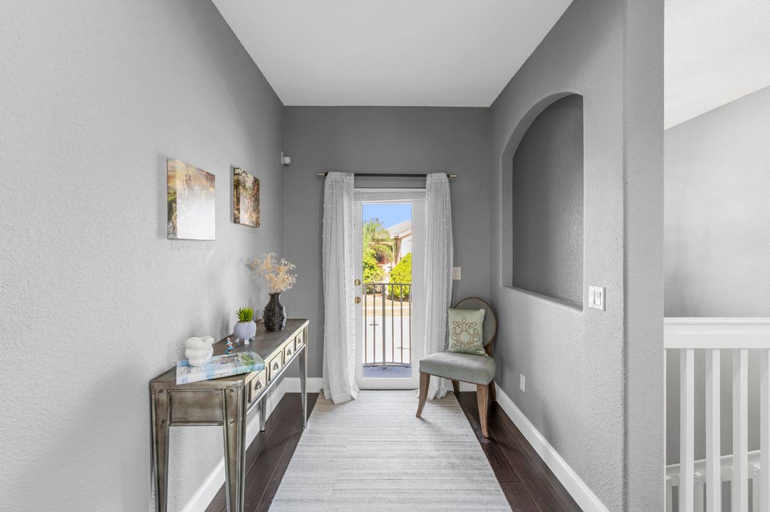 合同活跃: $699,000 (4 贝兹, 3 浴室, 3130 平方英尺)