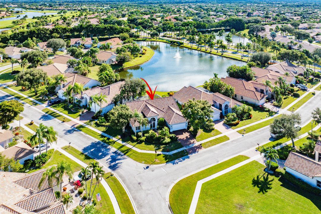 合同活跃: $480,000 (3 贝兹, 3 浴室, 2227 平方英尺)