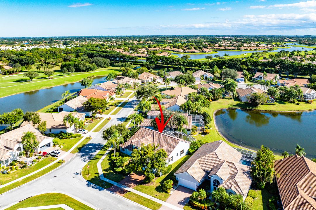 合同活跃: $480,000 (3 贝兹, 3 浴室, 2227 平方英尺)