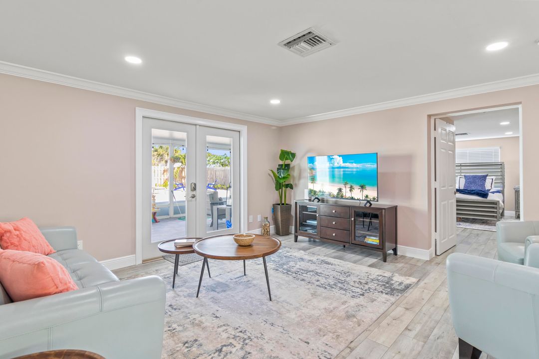 For Rent: $5,800 (4 beds, 2 baths, 2222 Square Feet)