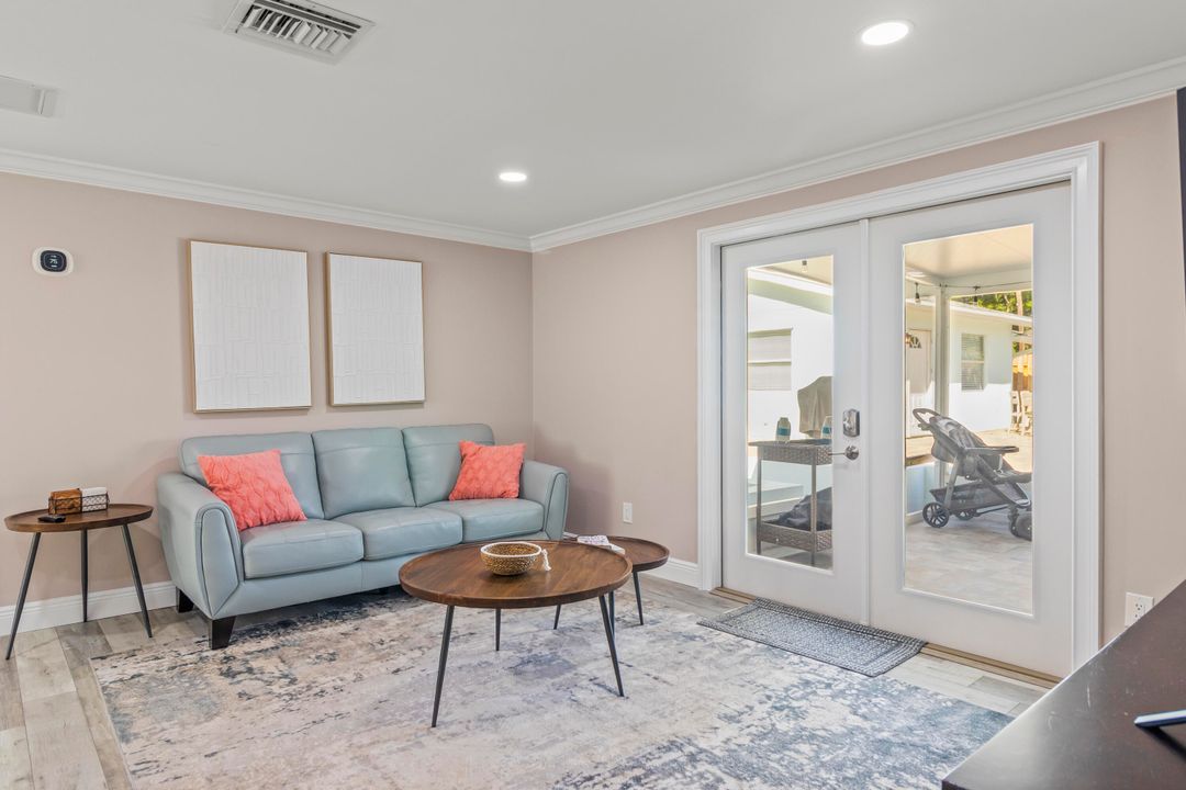 For Rent: $5,800 (4 beds, 2 baths, 2222 Square Feet)