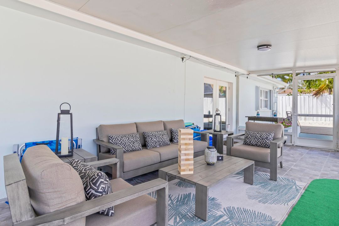 For Rent: $5,800 (4 beds, 2 baths, 2222 Square Feet)