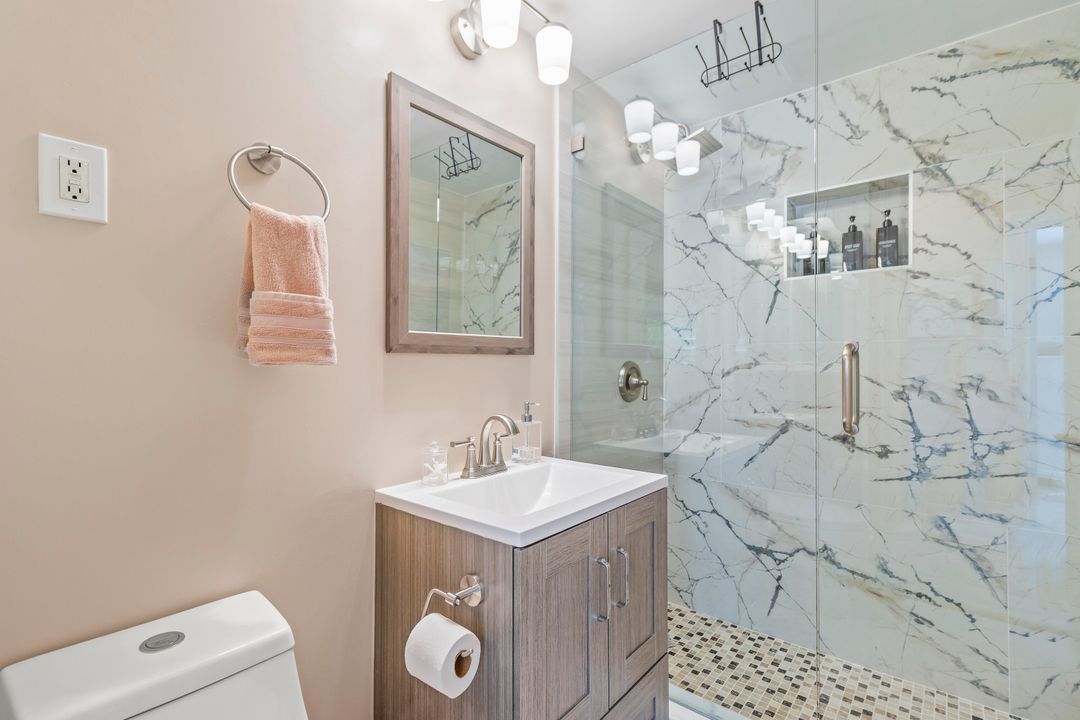 For Rent: $5,800 (4 beds, 2 baths, 2222 Square Feet)