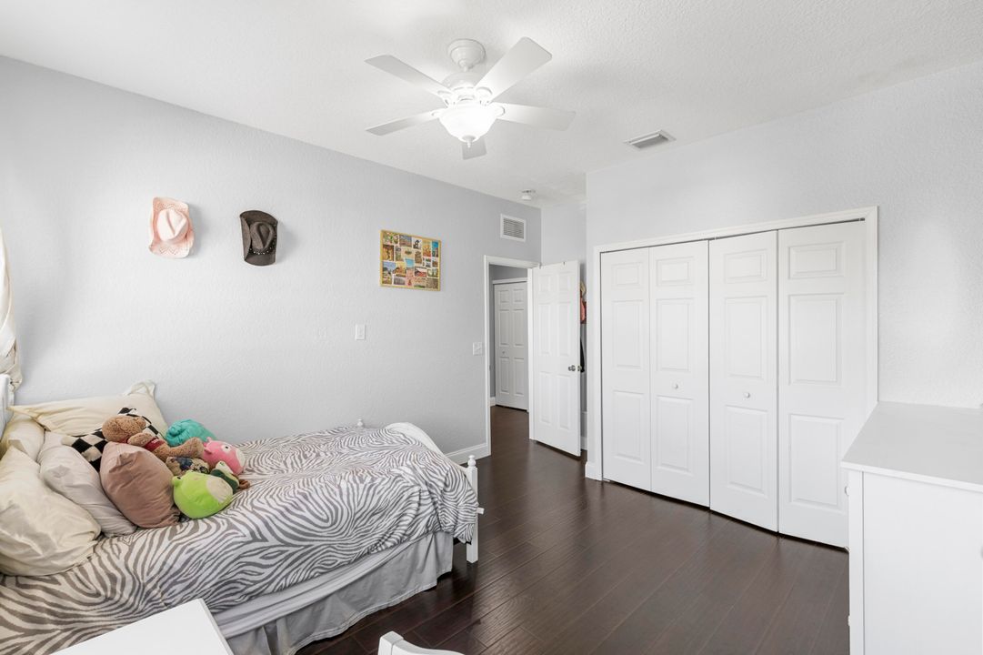 合同活跃: $699,000 (4 贝兹, 3 浴室, 3130 平方英尺)