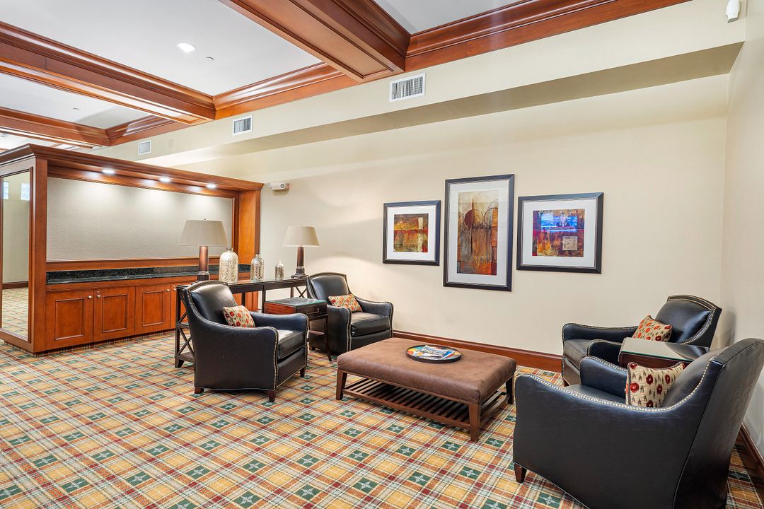 合同活跃: $480,000 (3 贝兹, 3 浴室, 2227 平方英尺)