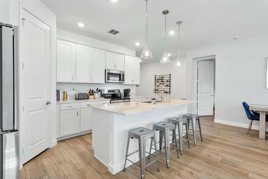 For Sale: $995,000 (4 beds, 3 baths, 2509 Square Feet)