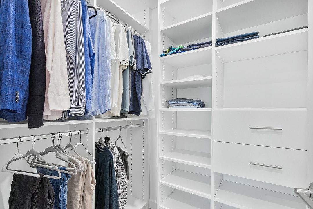 For Sale: $995,000 (4 beds, 3 baths, 2509 Square Feet)