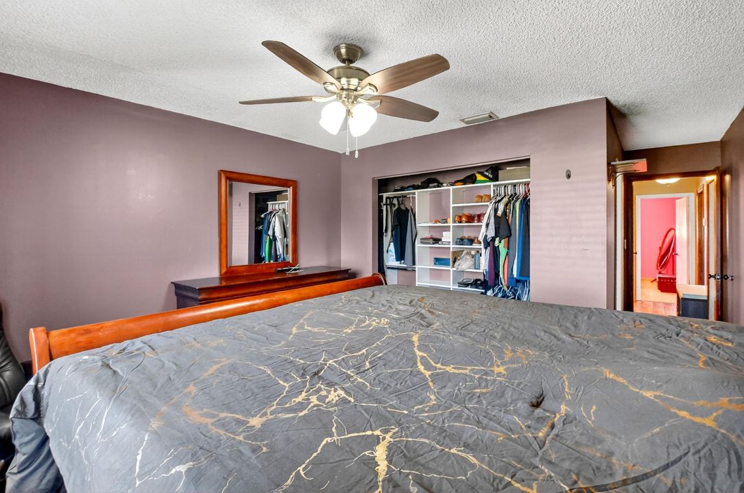 Под контрактом: $259,000 (2 спален, 2 ванн, 992 Квадратных фут)