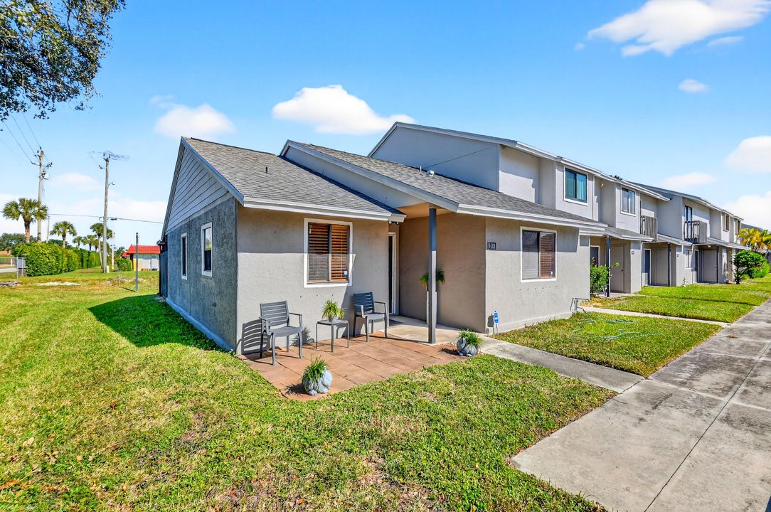 Под контрактом: $259,000 (2 спален, 2 ванн, 992 Квадратных фут)