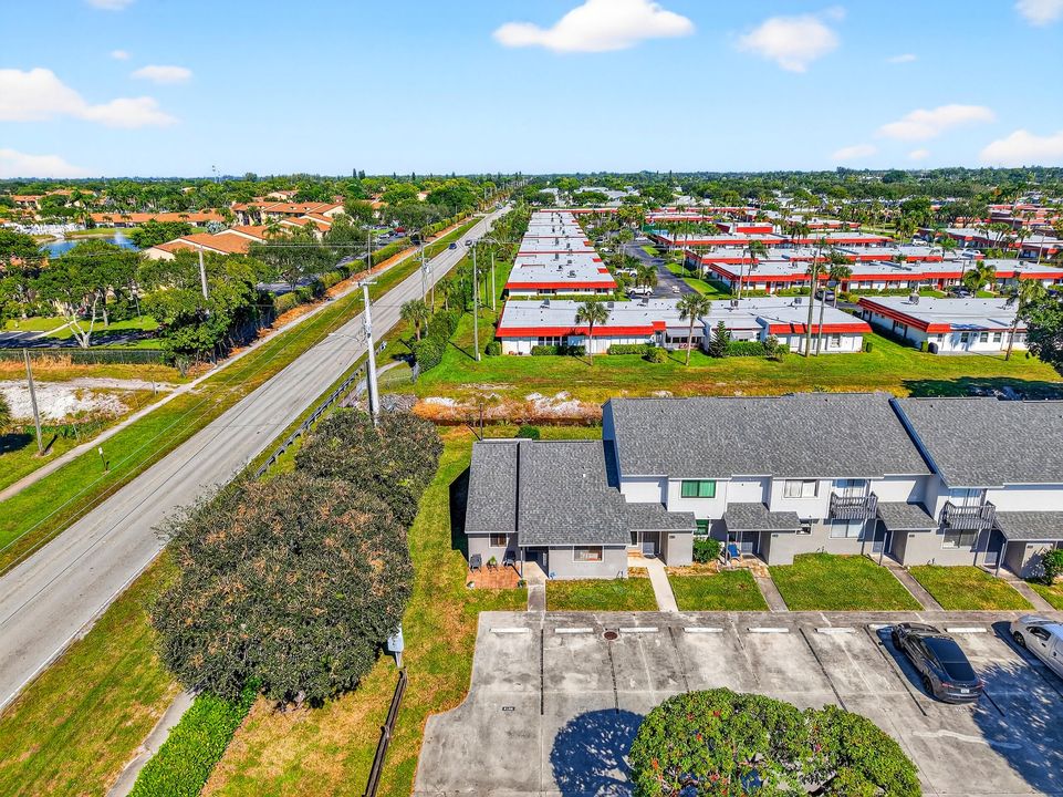 Под контрактом: $259,000 (2 спален, 2 ванн, 992 Квадратных фут)