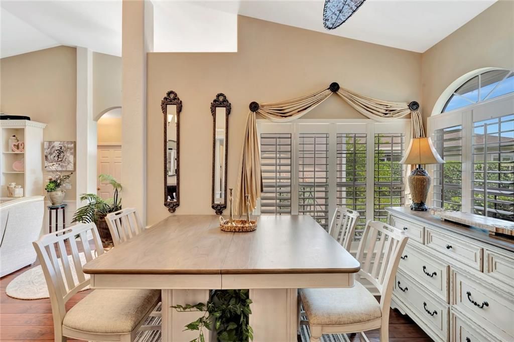 For Sale: $385,000 (3 beds, 2 baths, 1498 Square Feet)