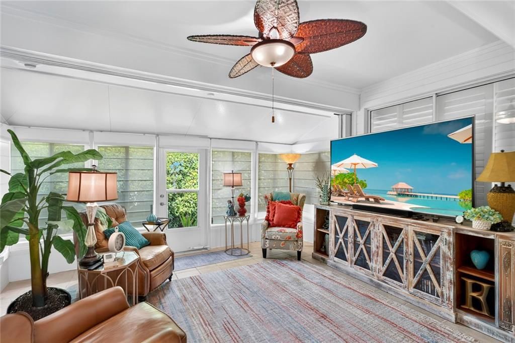 For Sale: $385,000 (3 beds, 2 baths, 1498 Square Feet)