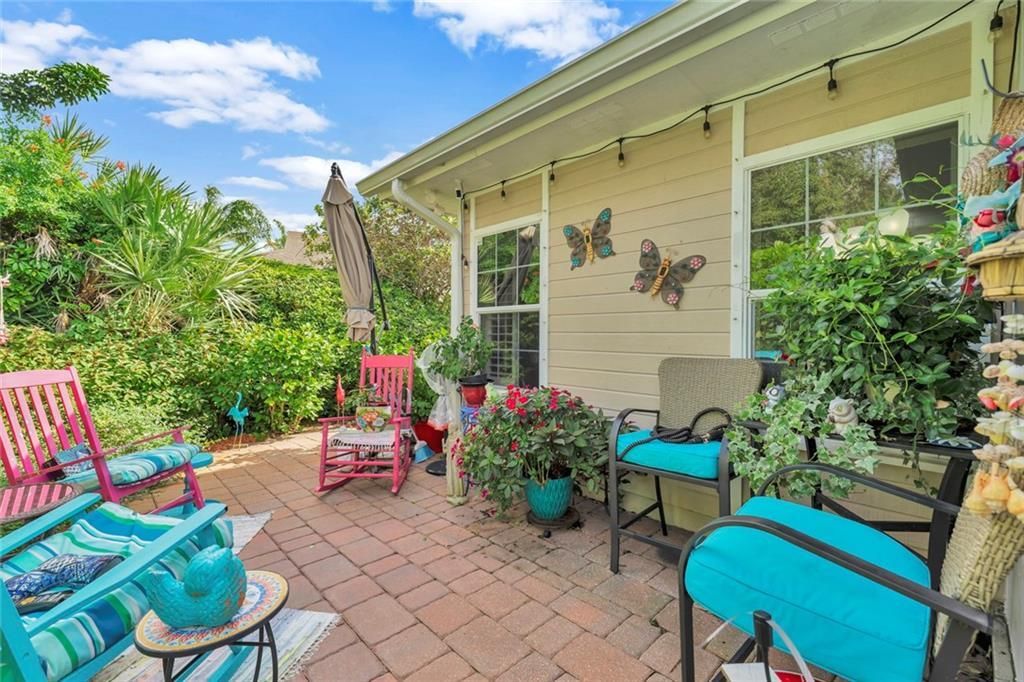 For Sale: $385,000 (3 beds, 2 baths, 1498 Square Feet)