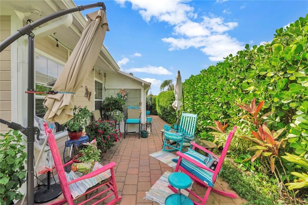 For Sale: $385,000 (3 beds, 2 baths, 1498 Square Feet)