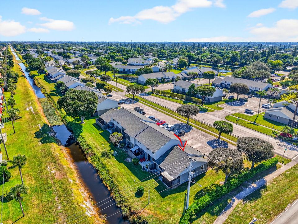 Под контрактом: $259,000 (2 спален, 2 ванн, 992 Квадратных фут)