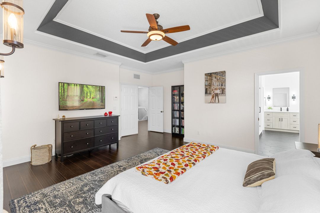 合同活跃: $699,000 (4 贝兹, 3 浴室, 3130 平方英尺)