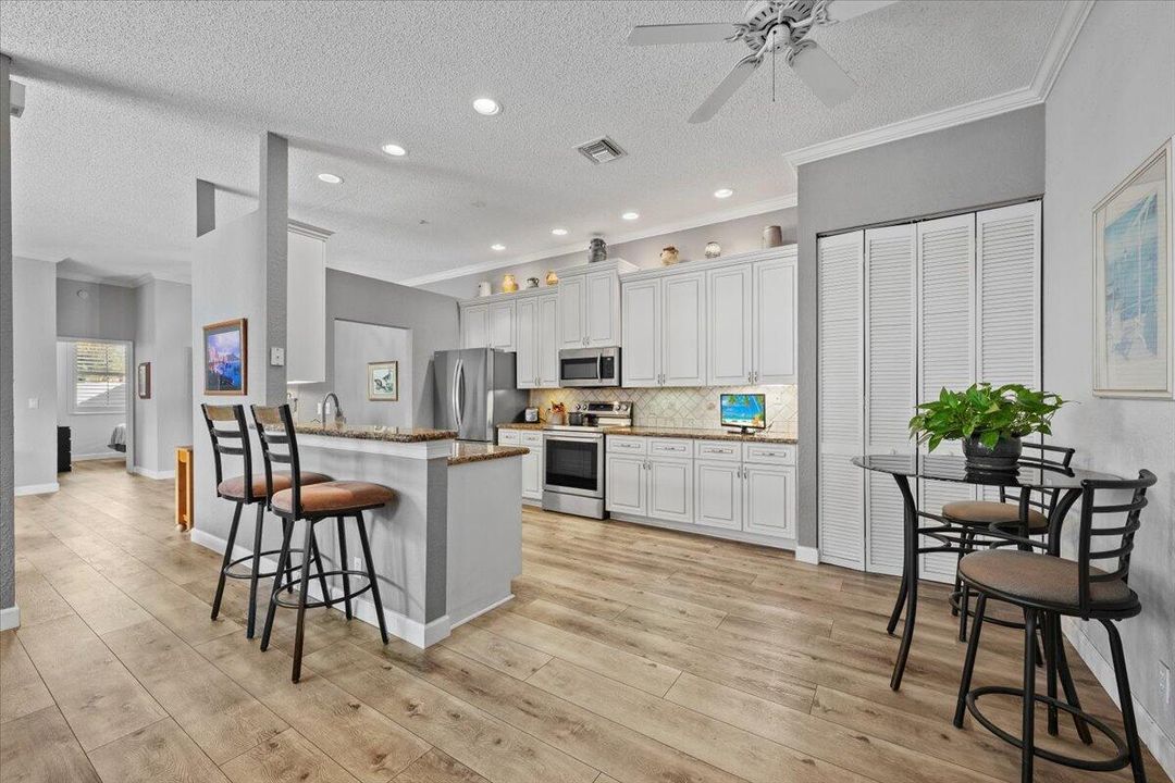 Active With Contract: $559,000 (3 beds, 3 baths, 1781 Square Feet)