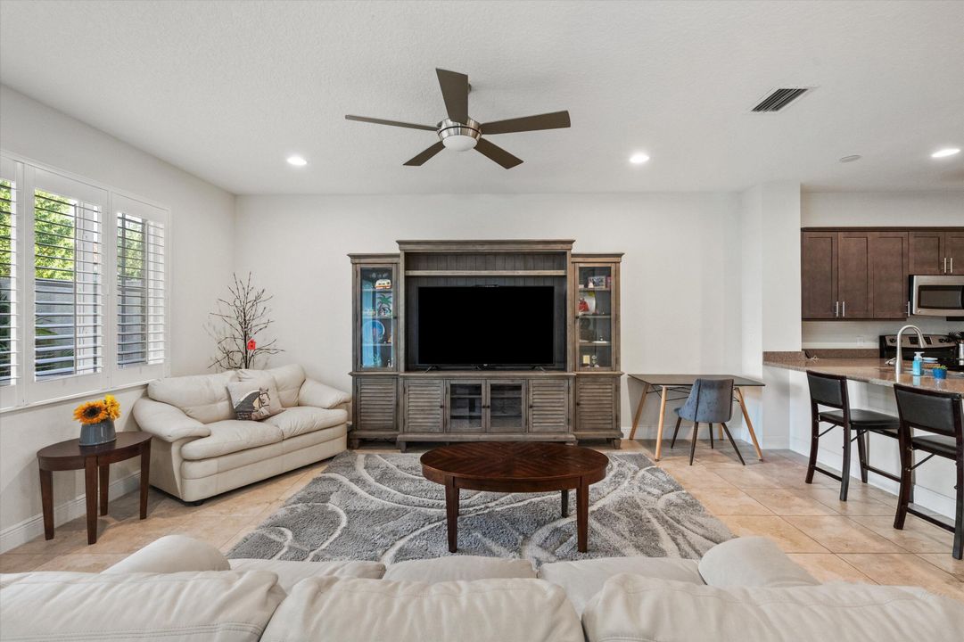 For Sale: $665,000 (3 beds, 2 baths, 2335 Square Feet)