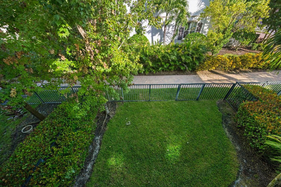 For Sale: $665,000 (3 beds, 2 baths, 2335 Square Feet)